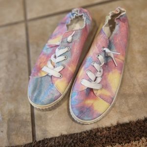 Madden girl tie dye slip on shoes